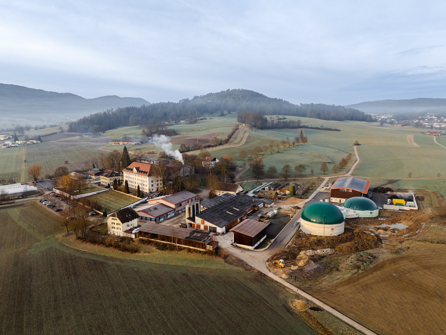 La nouvelle centrale de biogaz agricole de Courtemelon dans le Jura (photo DR)